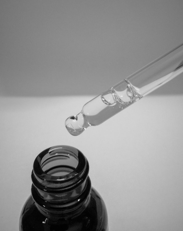 siero con acido cogico ricco di benefici per le macchie della pelle