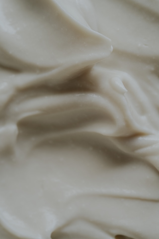 crema per il viso con pantenolo per le sue proprietà per la pelle